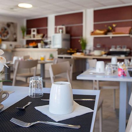 Comfort Aparthotel Cannes Mandelieu Bagian luar foto