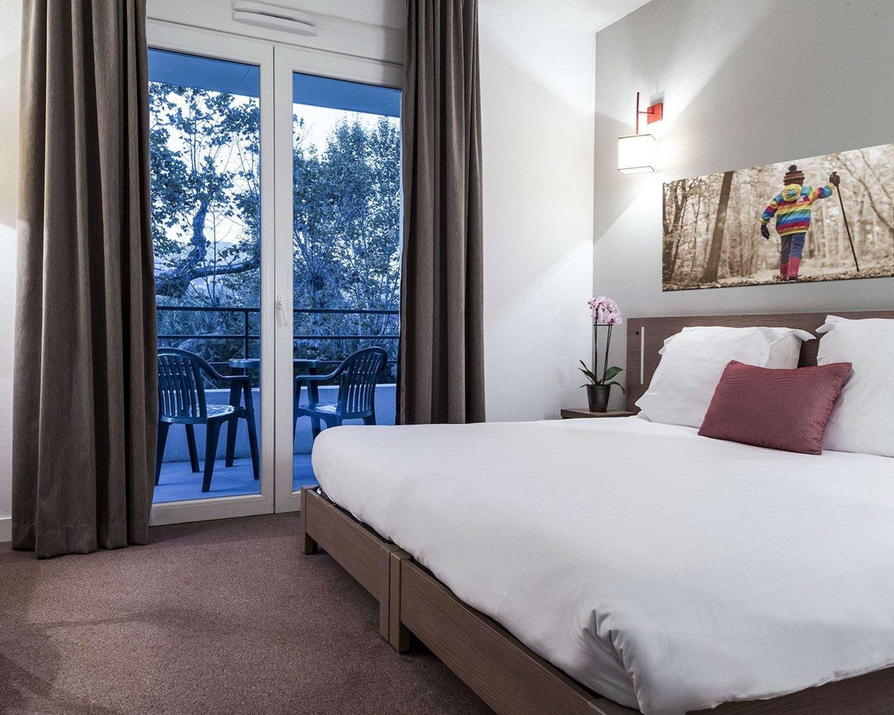 Comfort Aparthotel Cannes Mandelieu Bagian luar foto