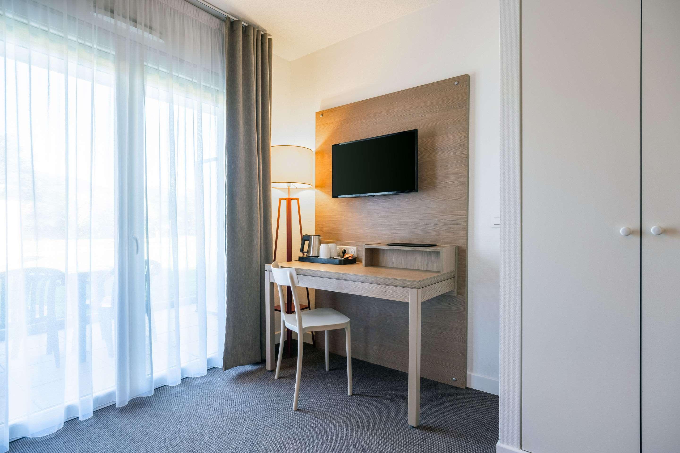 Zenitude Hotel-Residences Cannes Mandelieu Confort Bagian luar foto