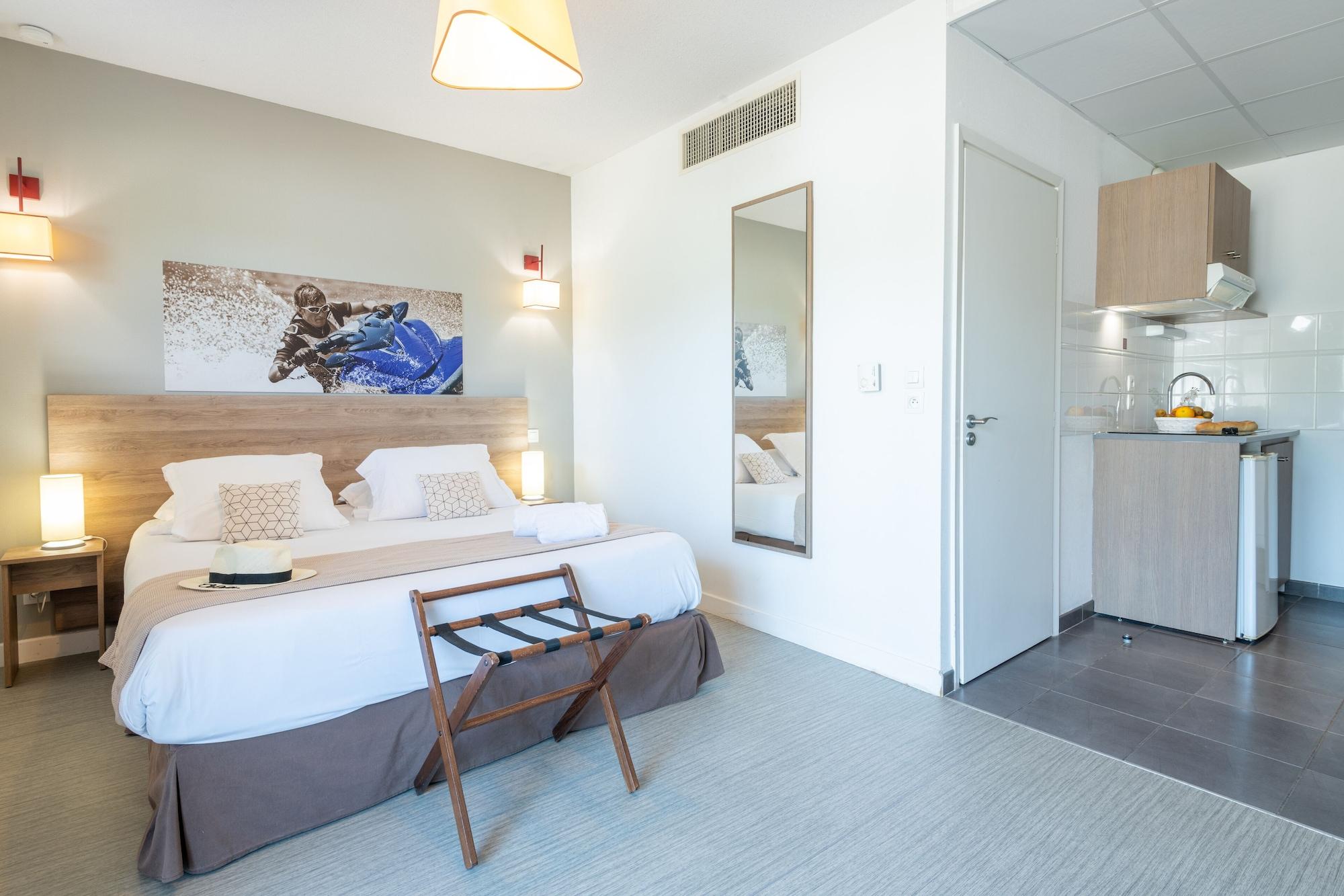 Comfort Aparthotel Cannes Mandelieu Bagian luar foto