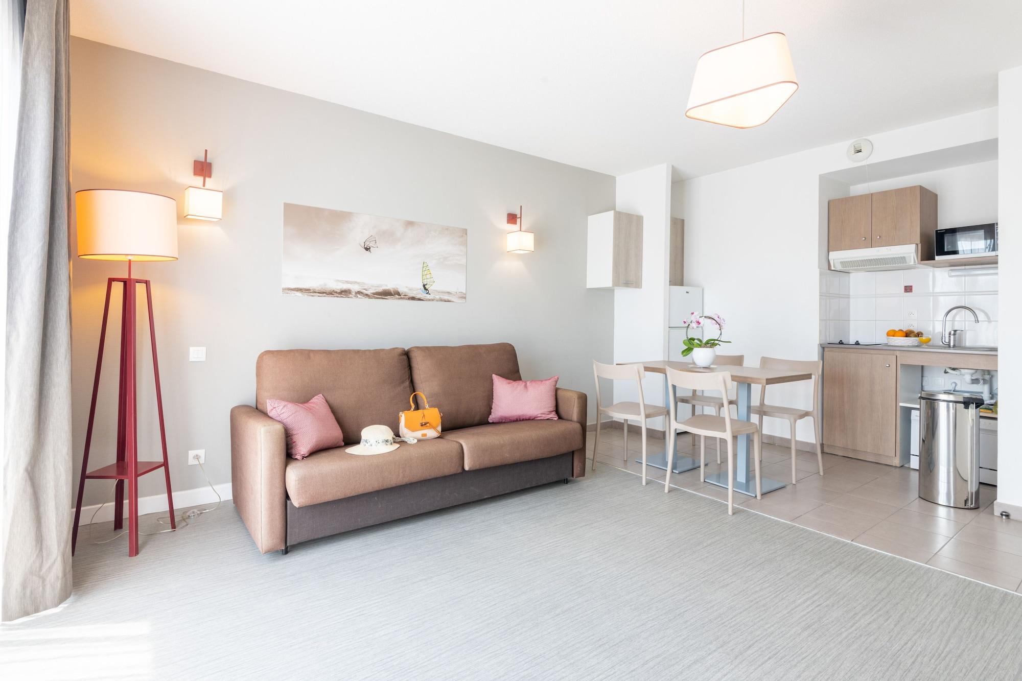 Comfort Aparthotel Cannes Mandelieu Bagian luar foto