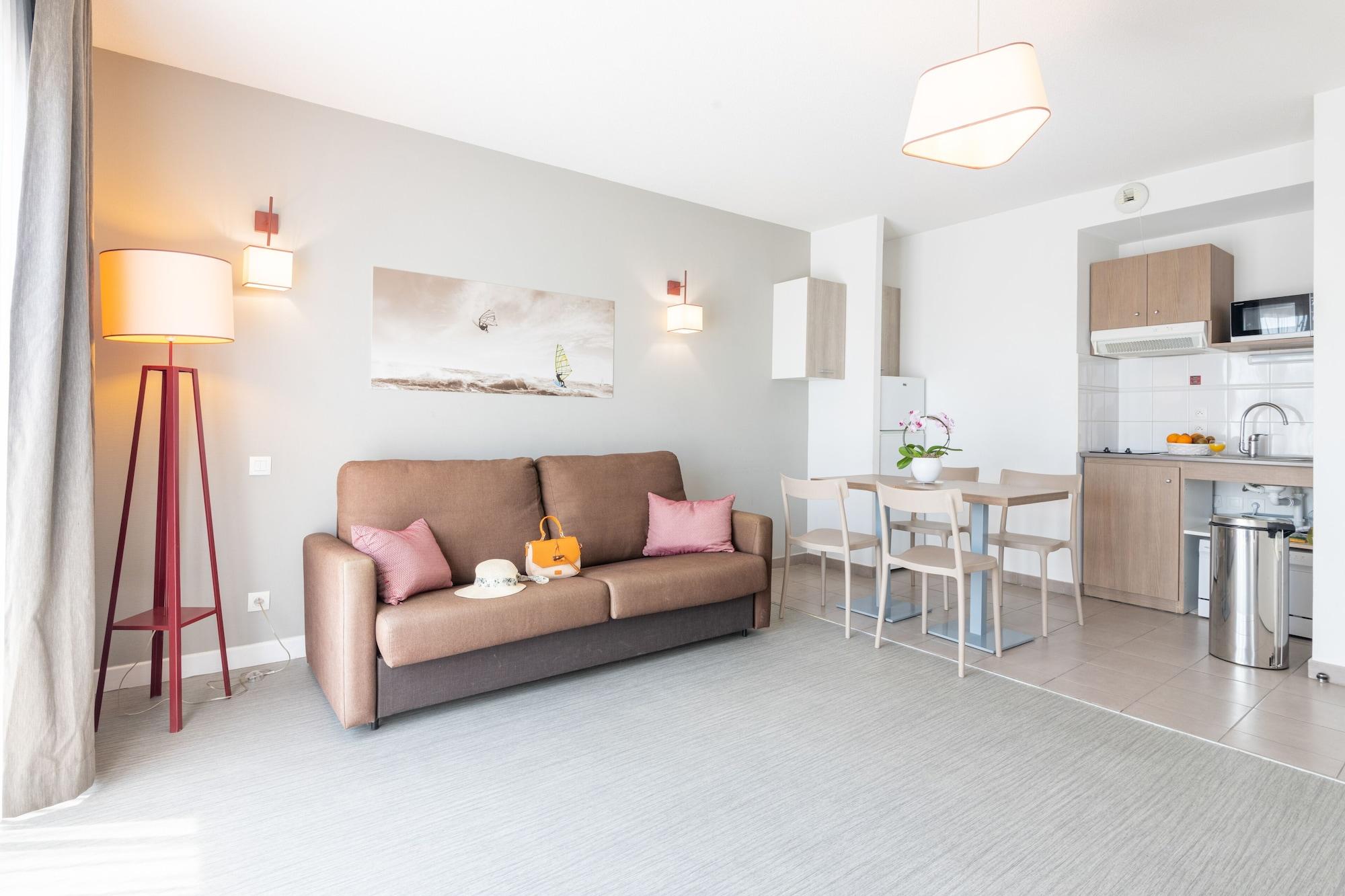 Zenitude Hotel-Residences Cannes Mandelieu Confort Bagian luar foto