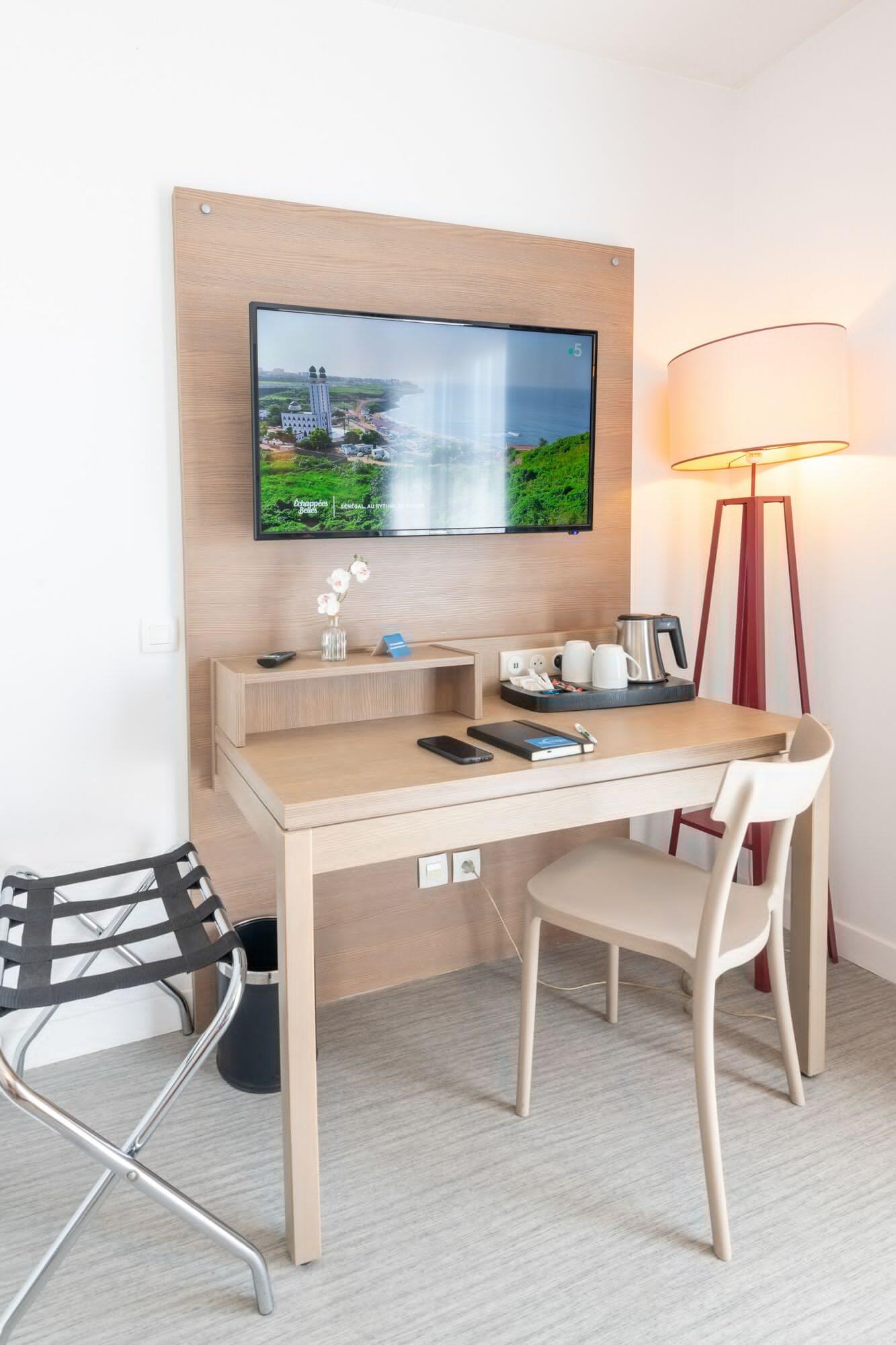 Zenitude Hotel-Residences Cannes Mandelieu Confort Bagian luar foto