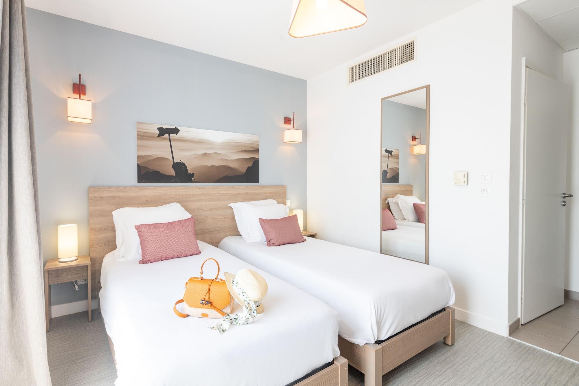 Comfort Aparthotel Cannes Mandelieu Bagian luar foto