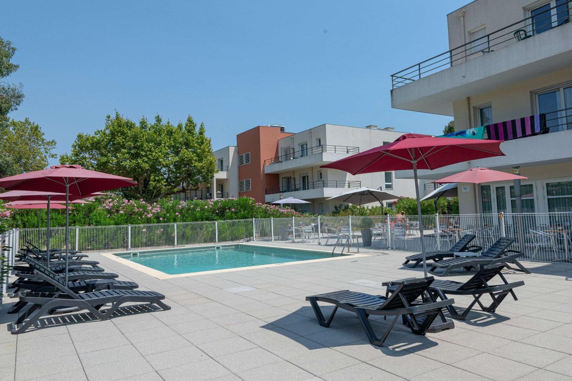Comfort Aparthotel Cannes Mandelieu Bagian luar foto