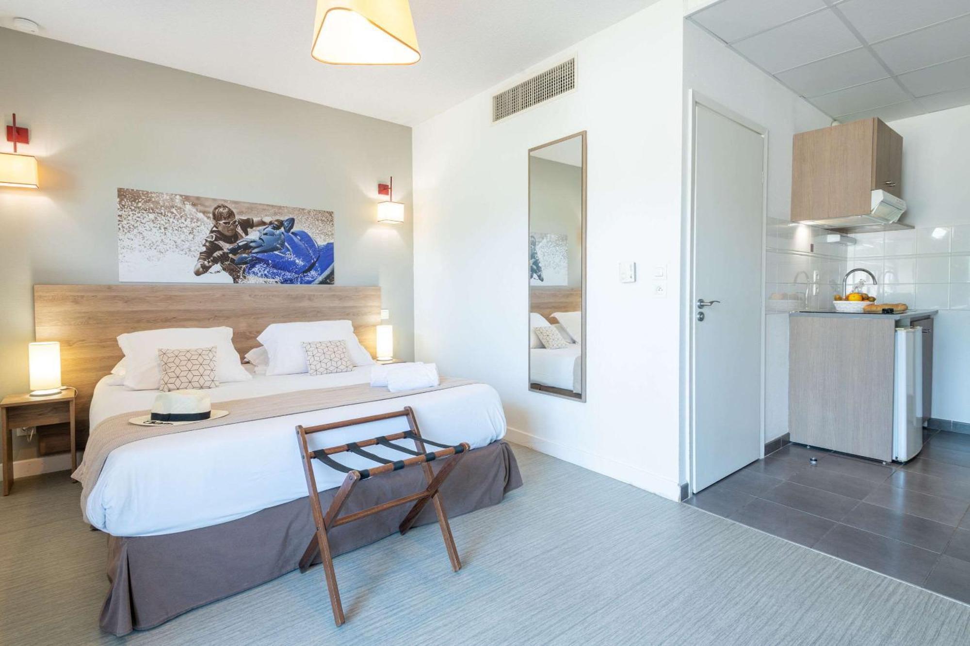 Comfort Aparthotel Cannes Mandelieu Bagian luar foto