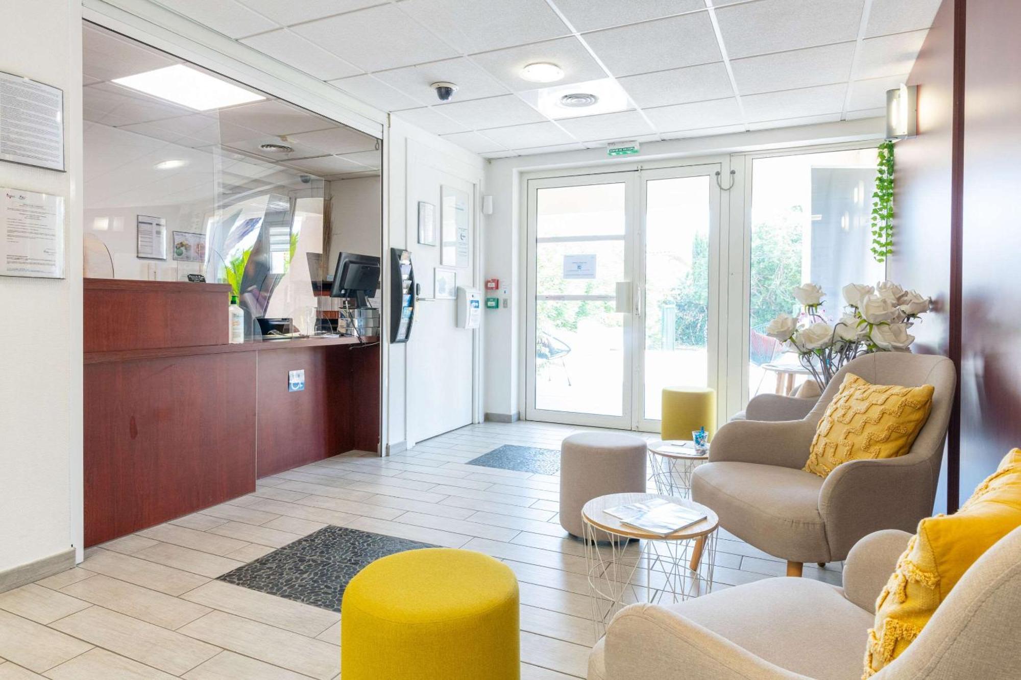 Comfort Aparthotel Cannes Mandelieu Bagian luar foto