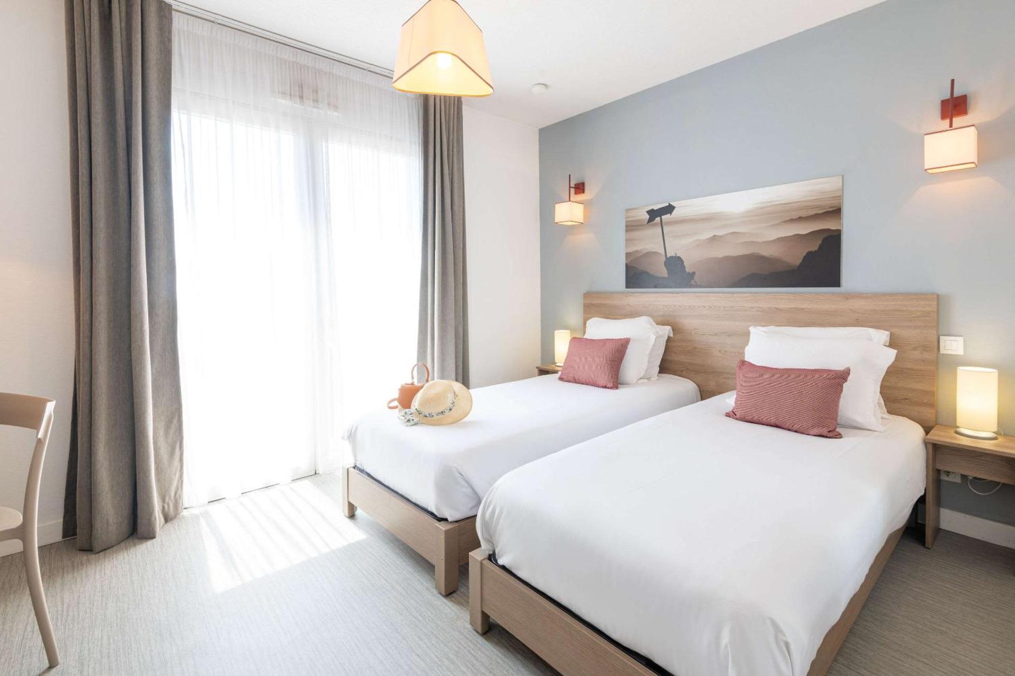Comfort Aparthotel Cannes Mandelieu Bagian luar foto