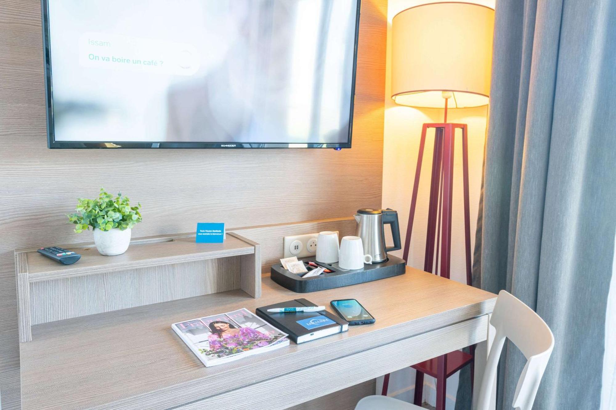 Comfort Aparthotel Cannes Mandelieu Bagian luar foto
