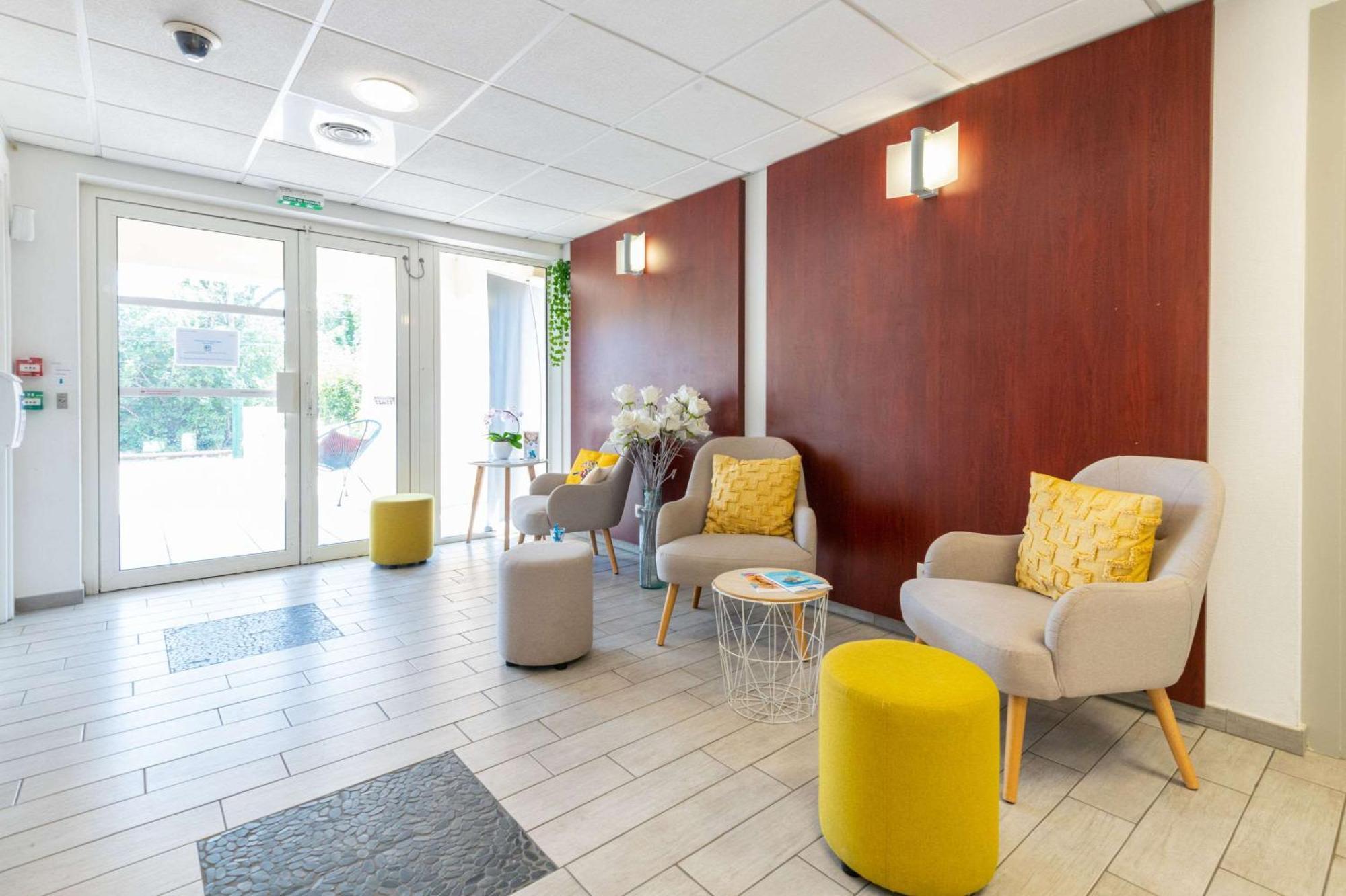 Comfort Aparthotel Cannes Mandelieu Bagian luar foto