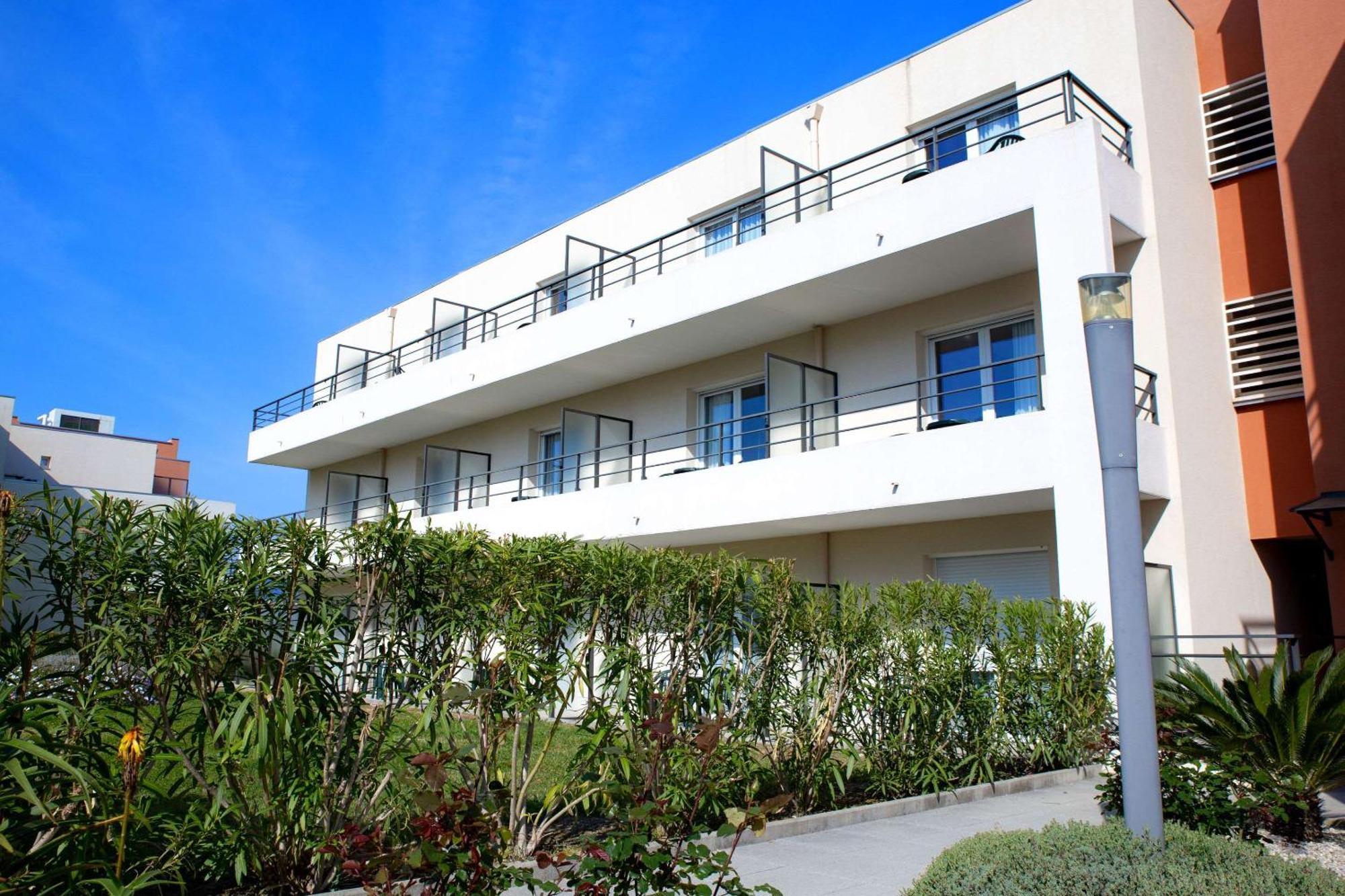 Comfort Aparthotel Cannes Mandelieu Bagian luar foto